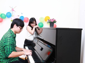Dạy đàn piano từ cơ bản đến nâng cao dành cho mọi lứa tuổi. Trung tâm ở  Huyện Hóc Môn. TPHCM