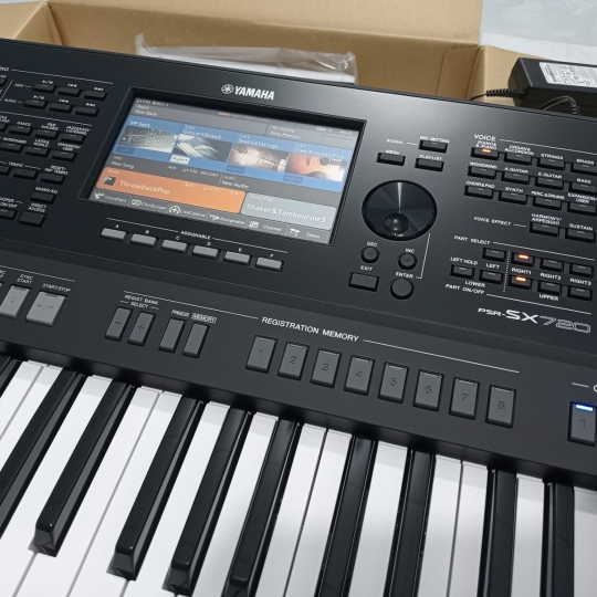 Bán đàn Yamaha psr SX720 LIKE NEW NGUYÊN ZIN 100% còn bảo hành chính hãng 23 tháng