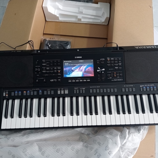 Bán đàn Yamaha psr SX920 LIKE NEW còn bảo hành chính hãng yamaha 23 tháng