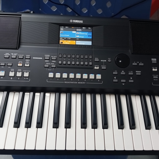 Bán thanh lý đàn Yamaha psr SX600 LIKE NEW nguyên zin, Gía rẻ nhất thị trường Việt Nam