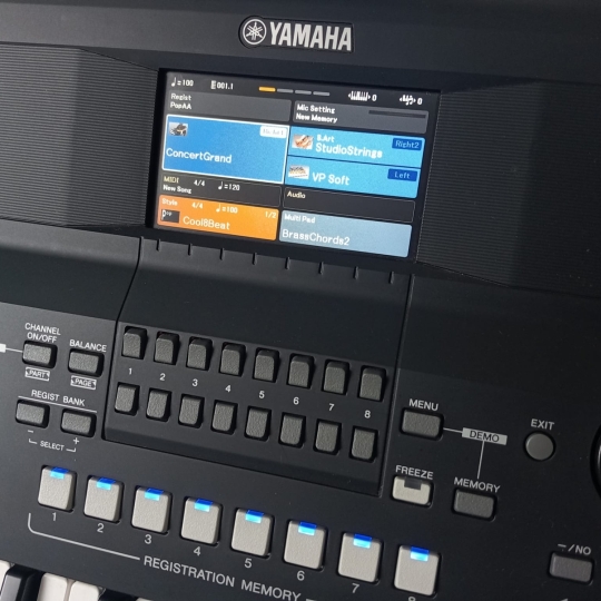 Bán thanh lý đàn Yamaha psr SX600 LIKE NEW nguyên zin, Gía rẻ nhất thị trường Việt Nam