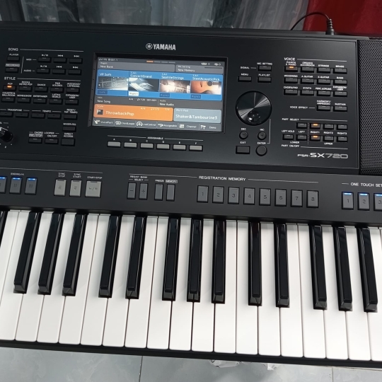 Bán đàn organ Yamaha PSR sx720 like new còn bảo hành chính hãng Yamaha gần 24 tháng